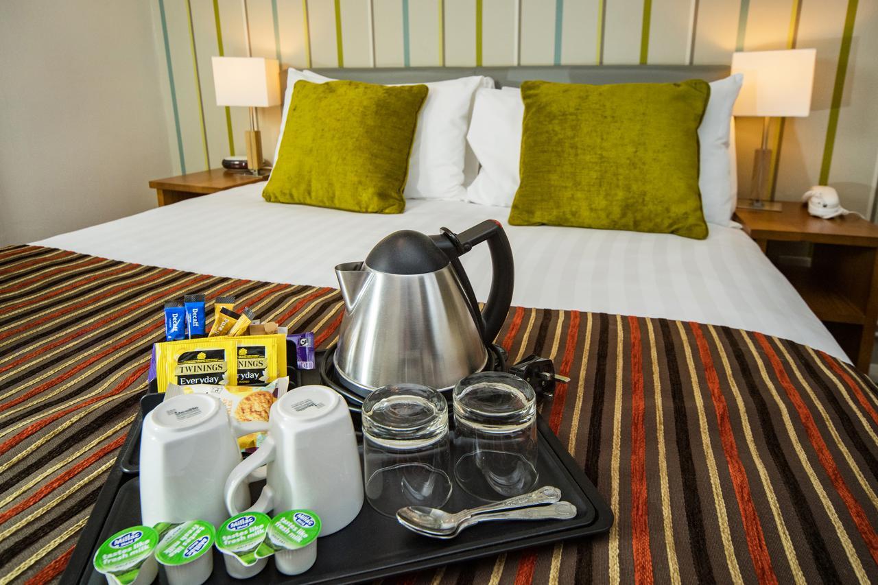Henley Hotel Bagian luar foto