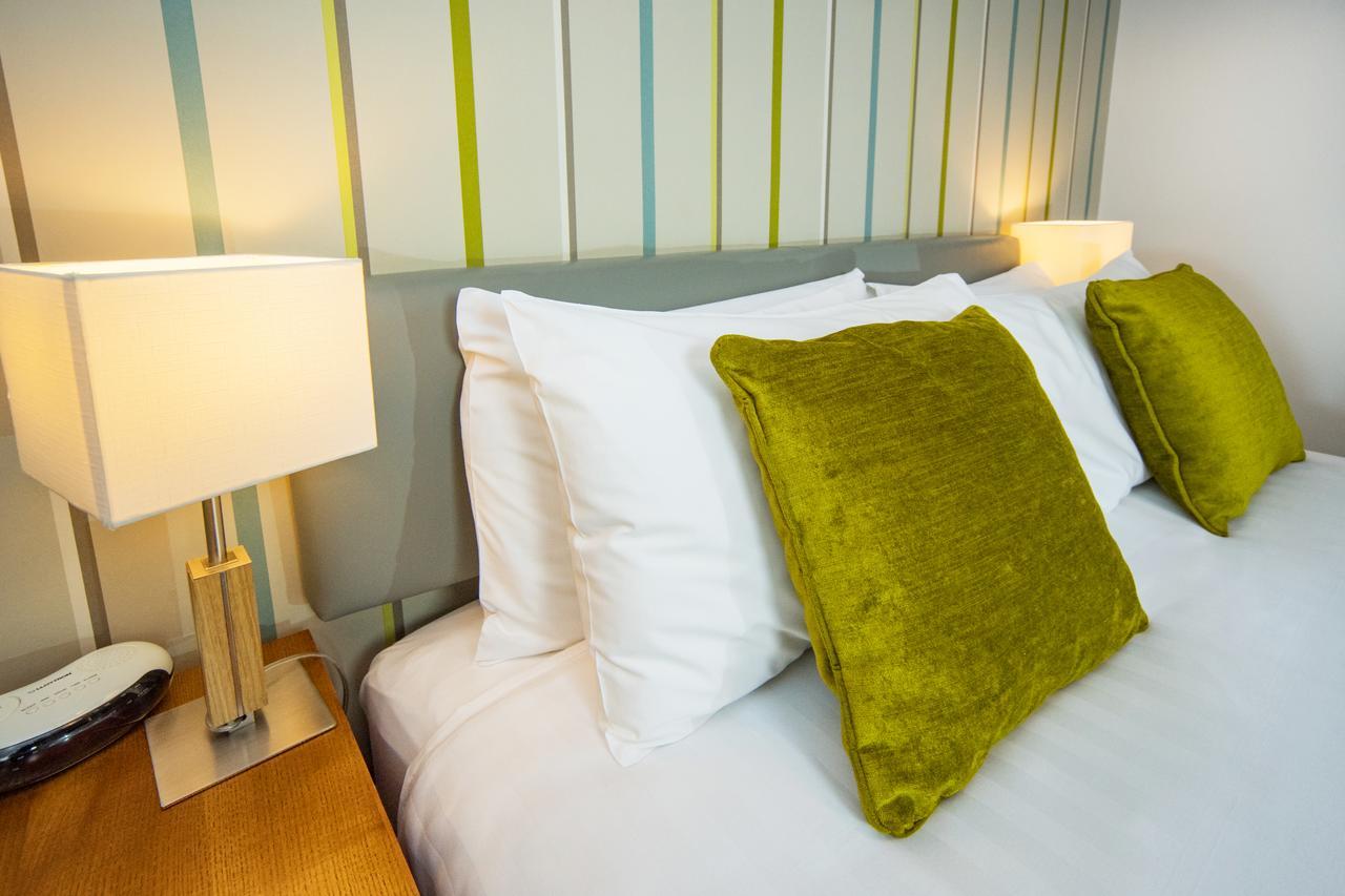 Henley Hotel Bagian luar foto
