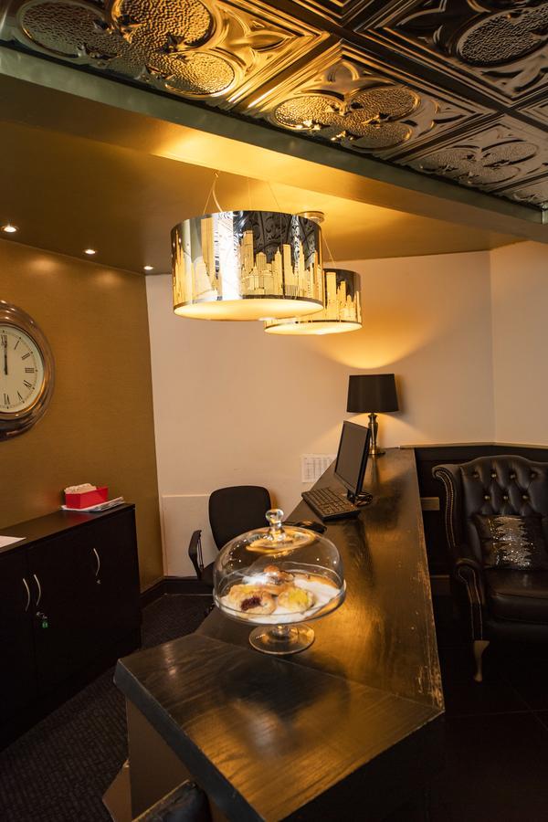 Henley Hotel Bagian luar foto
