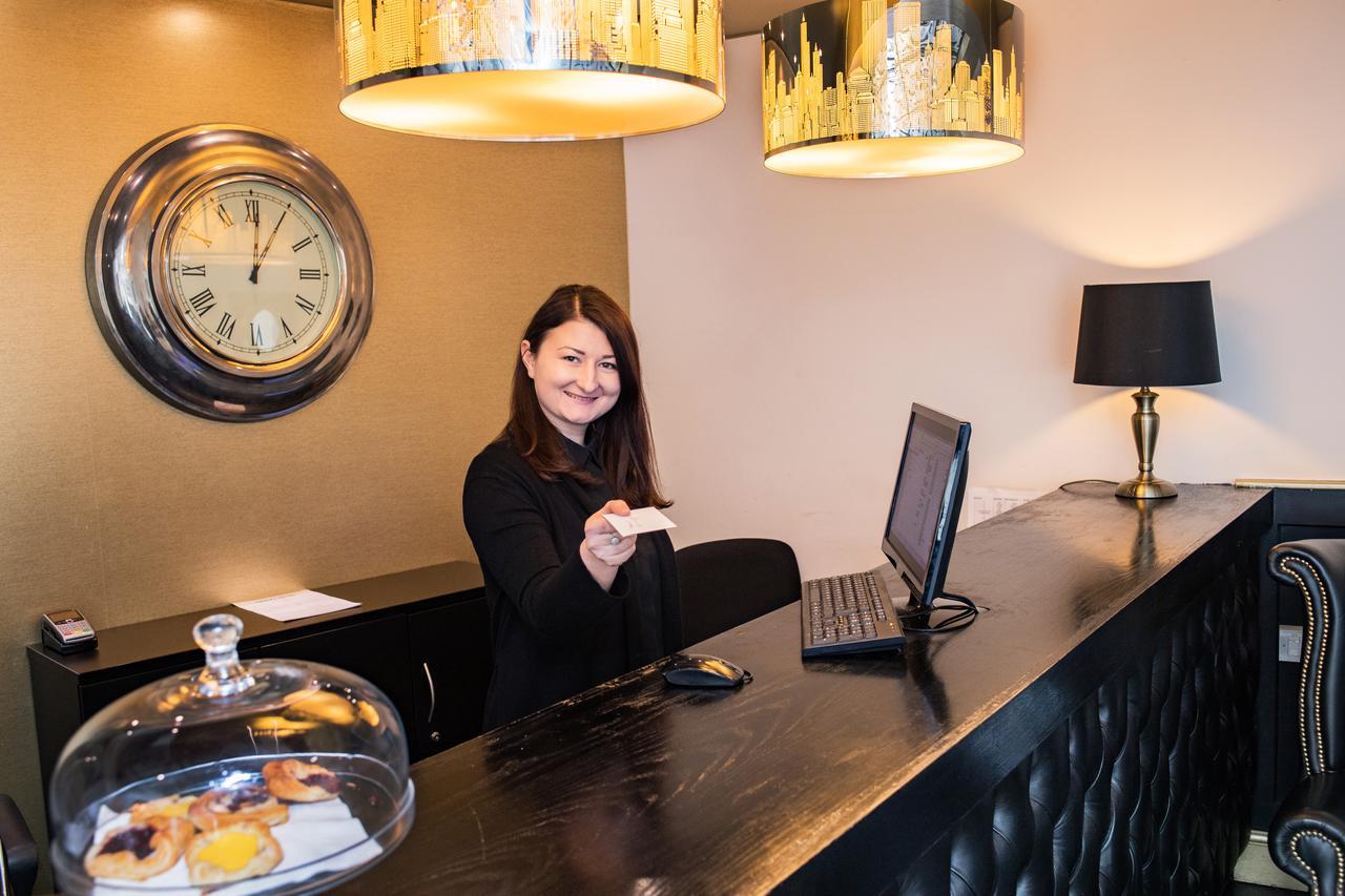 Henley Hotel Bagian luar foto