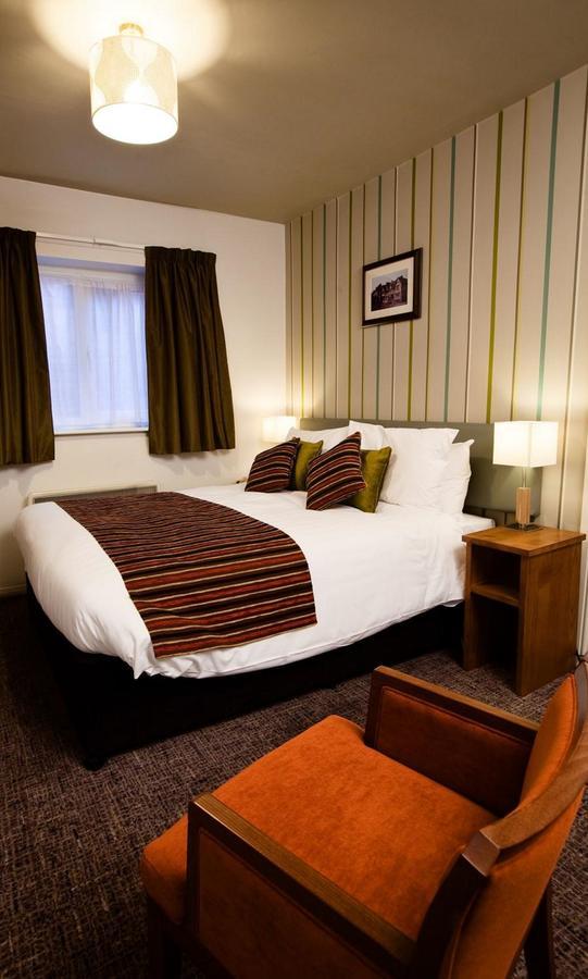 Henley Hotel Bagian luar foto