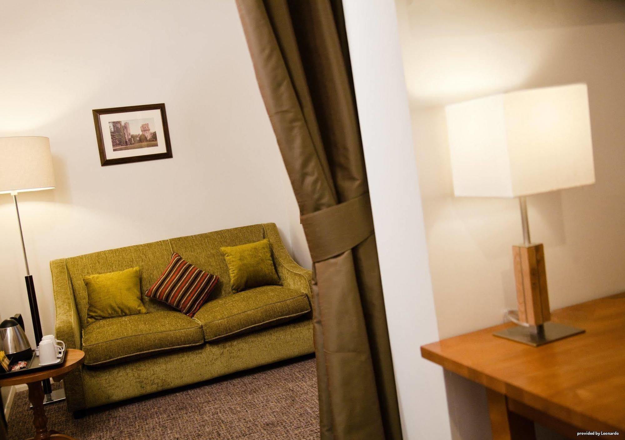 Henley Hotel Bagian luar foto