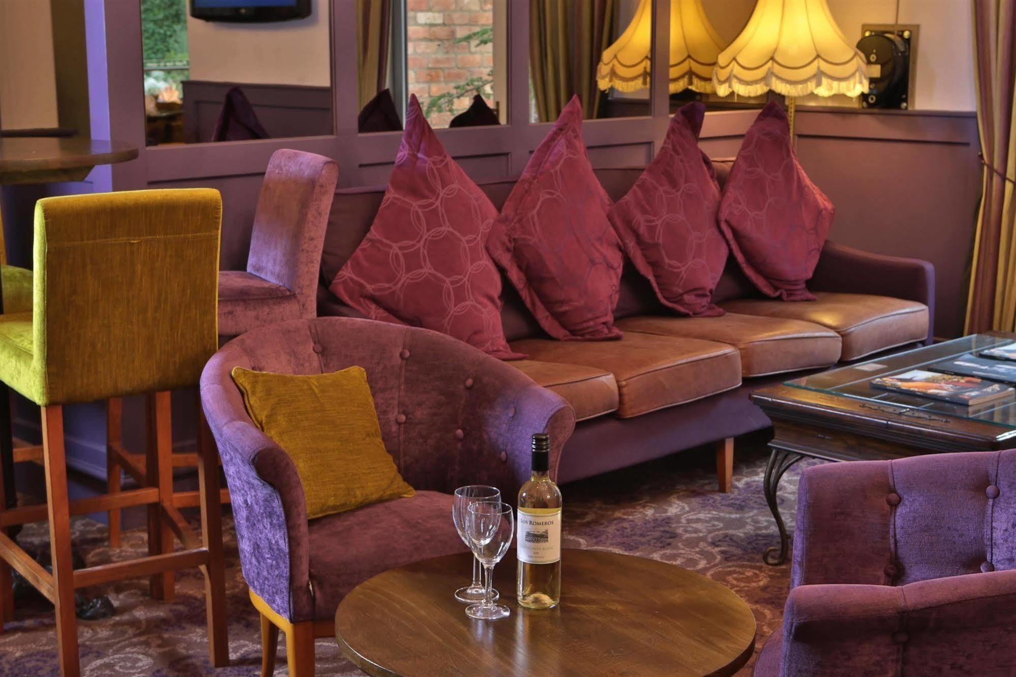 Henley Hotel Bagian luar foto