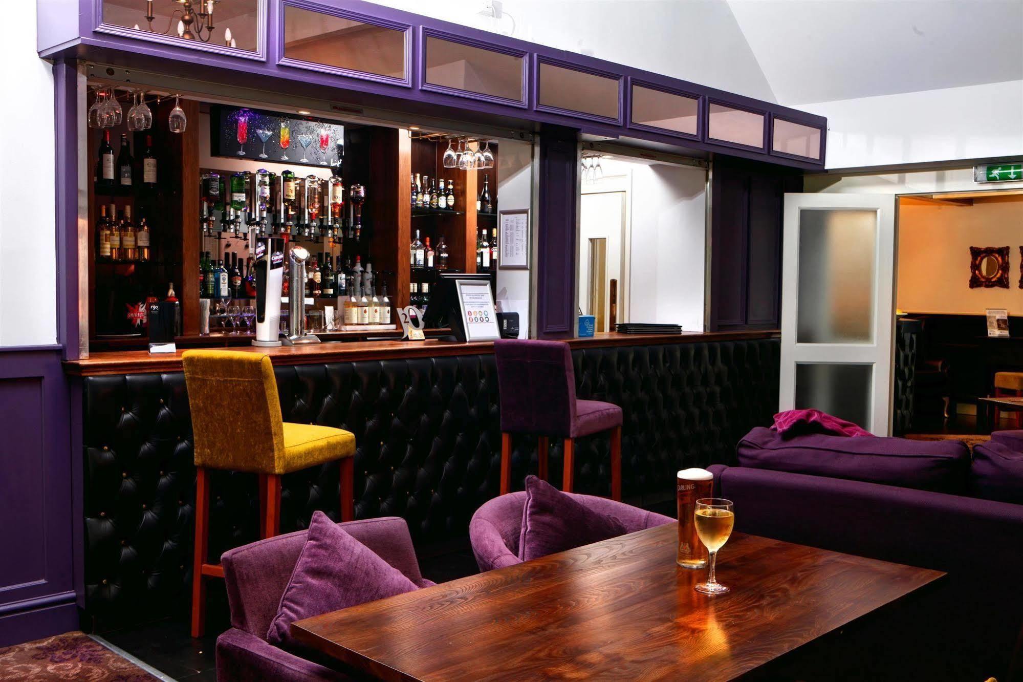 Henley Hotel Bagian luar foto
