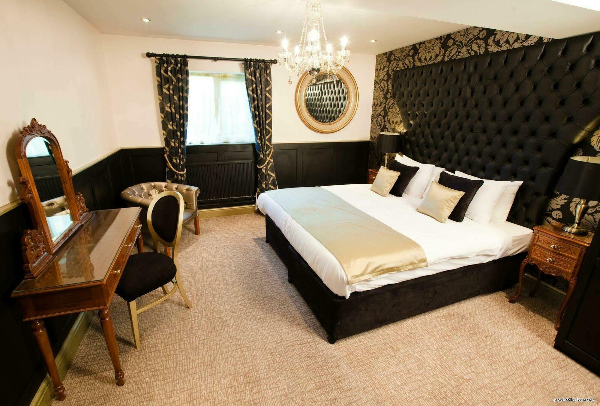 Henley Hotel Bagian luar foto